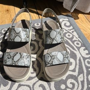 Croc Brooklyn Wedges Sandals Size 9.